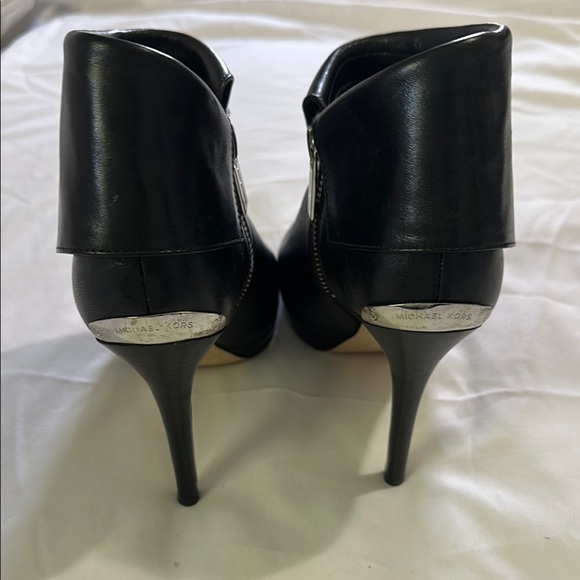 Michael‎ Kors Black Heeled Boots with Peep-Toe Design. - Picture 4 of 7